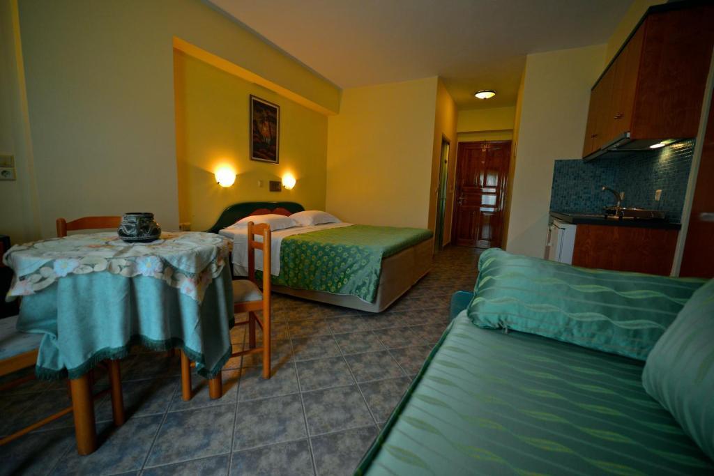 Hotel Odeon Vasilikí Rum bild