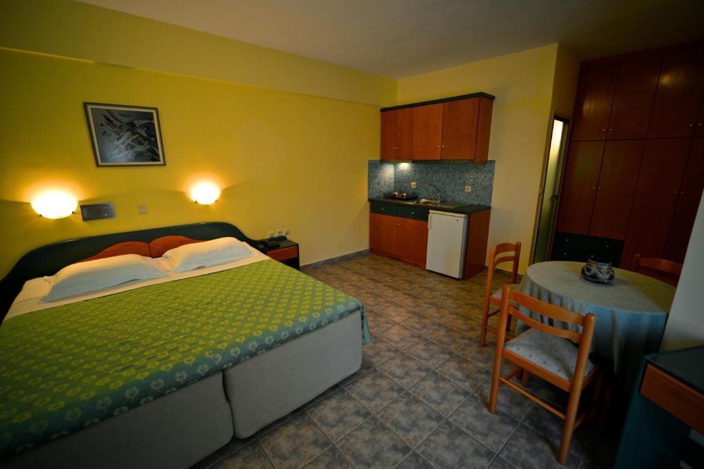 Hotel Odeon Vasilikí Rum bild