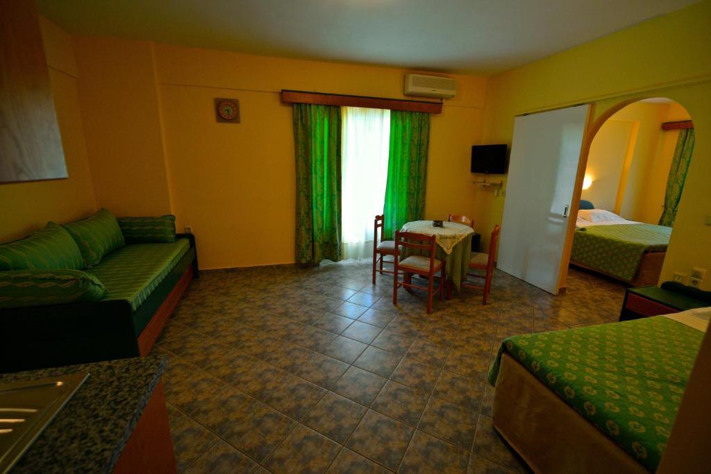 Hotel Odeon Vasilikí Rum bild